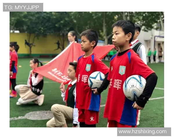 球星亲授足球技巧与战术解读助力青少年成长与足球梦想 球星亲授足球技巧与战术解读助力青少年成长与足球梦想