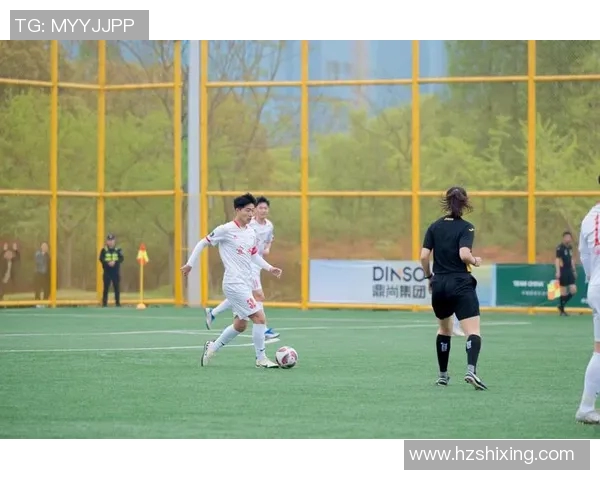 足球巨星浴火归来再度踏上绿茵赛场点燃无数球迷热情梦想 足球巨星浴火归来再度踏上绿茵赛场点燃无数球迷热情梦想